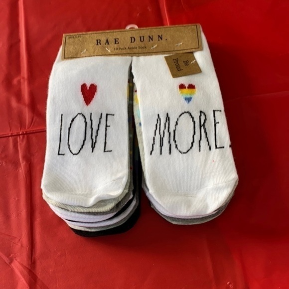 10 pack of Rae Dunn pride ankle socks - Picture 1 of 11